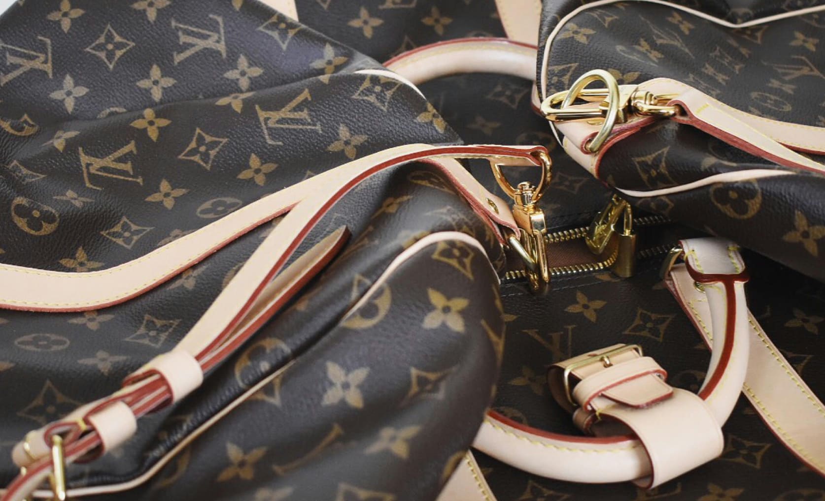 Comment reconnaître un vrai sac Louis Vuitton – guide anti-contrefaçon Sac Louis Vuitton authentique, détails de fabrication et conseils pour éviter les contrefaçons
