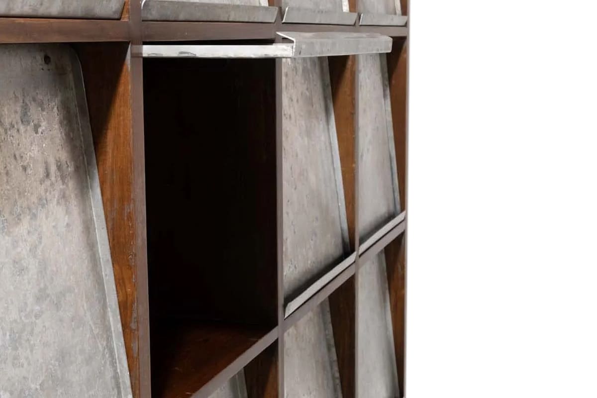 Bibliothèque à périodiques – Pierre Jeanneret – Chandigarh – estimation et prix Bibliothèque à périodiques en teck massif inclinée, design Pierre Jeanneret pour Chandigarh, années 1950
