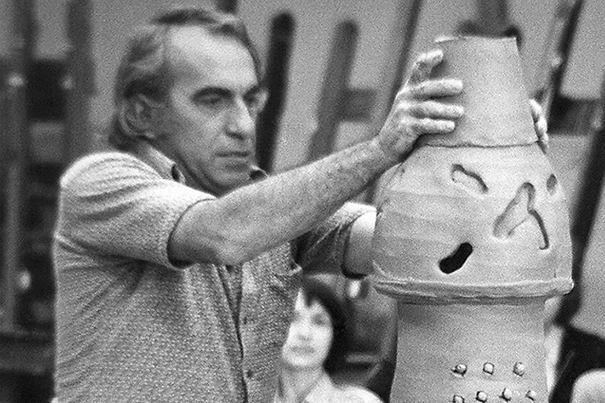 Céramique sculpturale signée Peter Voulkos, grès émaillé, techniques de déconstruction et d’assemblage, Californie, années 1950-70