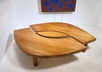 Table Œil T22C en orme massif, design organique par Pierre Chapo, France, années 1970