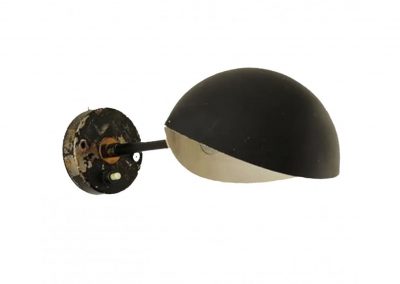 Applique Œil en métal laqué noir et laiton, design Serge Mouille, années 1950, éclairage sculptural