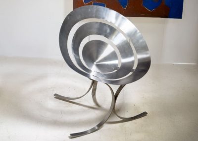 Chaise Anneaux en acier inoxydable poli, design Maria Pergay, création emblématique des années 1960