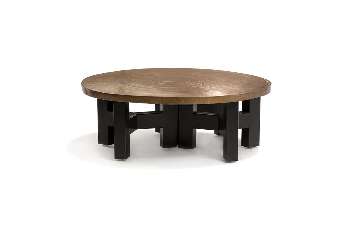 Table basse “Goutte d’eau” en fonte d’aluminium et résine incrustée, design Ado Chale, pièce organique et sculpturale, années 1970