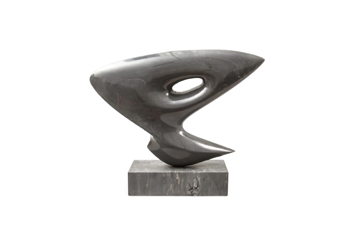 Sculptures abstraites d’Antoine Poncet en marbre poli et bronze, formes organiques et fluides, art contemporain français